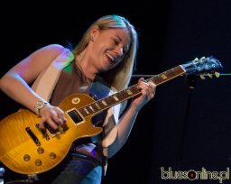 Joanne Shaw Taylor at Bluestracje 2013 (9)